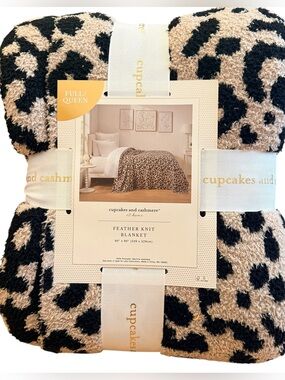 cupcakes & cashmere Tan and Black Leopard Cheetah Feather Knit Throw Blanket